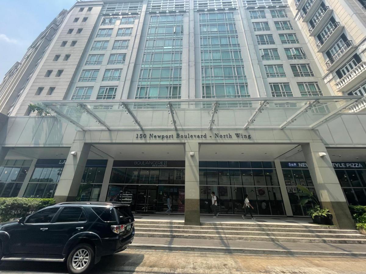 4J North Wing - 150 Newport Boulevard, Near Terminal3 Airport マニラ市 エクステリア 写真